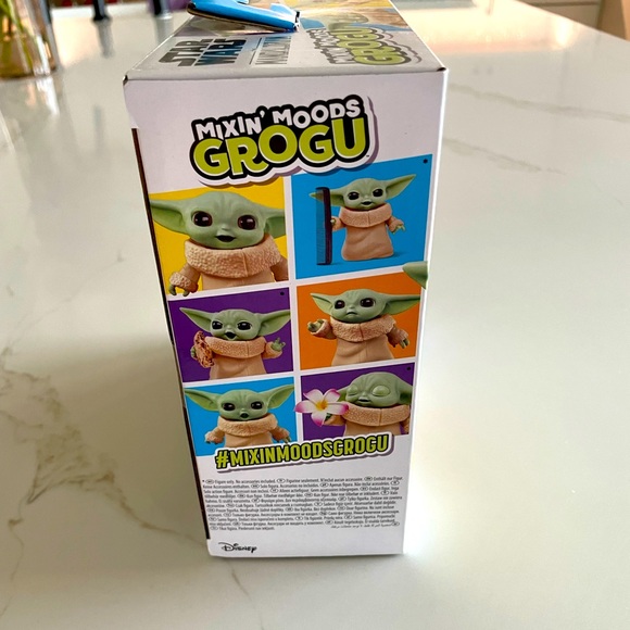 STAR WARS Mixin' Moods Grogu, 20+ Posable Expressions, 5” Tall Grogu Toy. New. - Picture 8 of 9